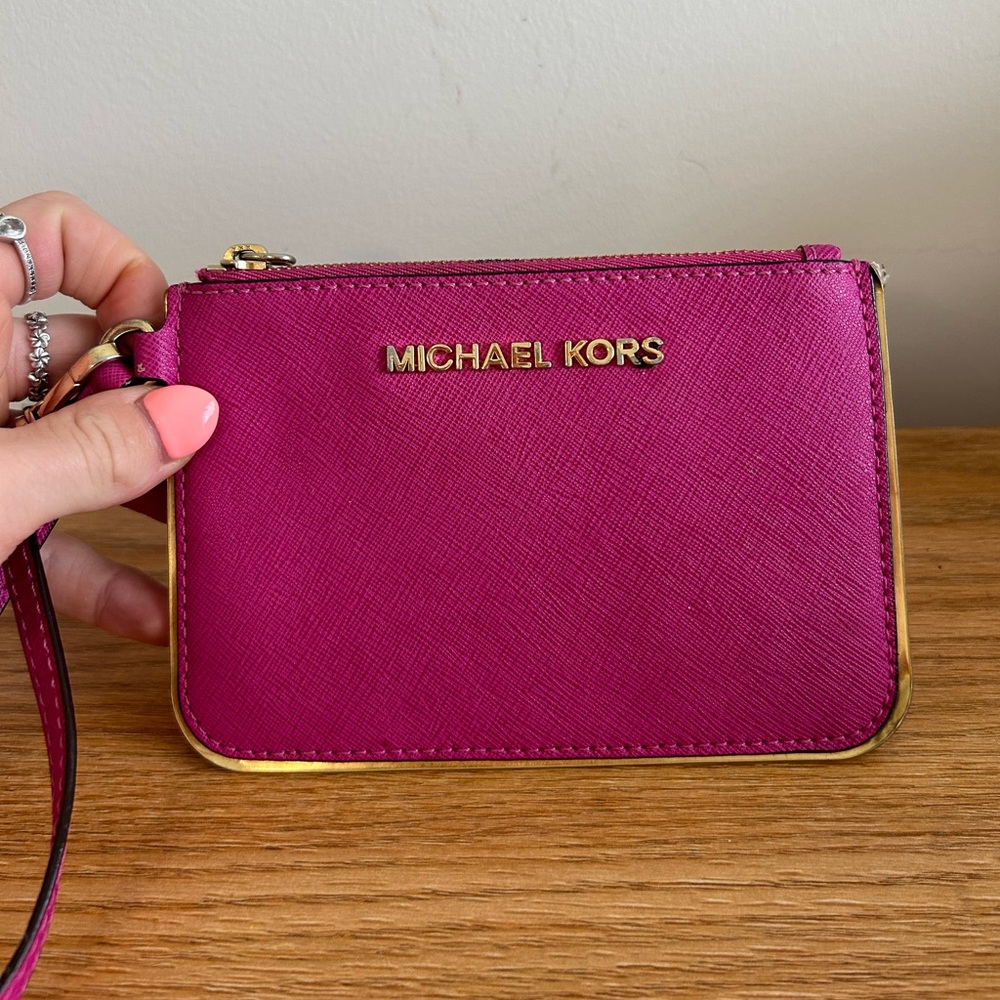 Michael Kors Wristlet with Card Holders🤍
